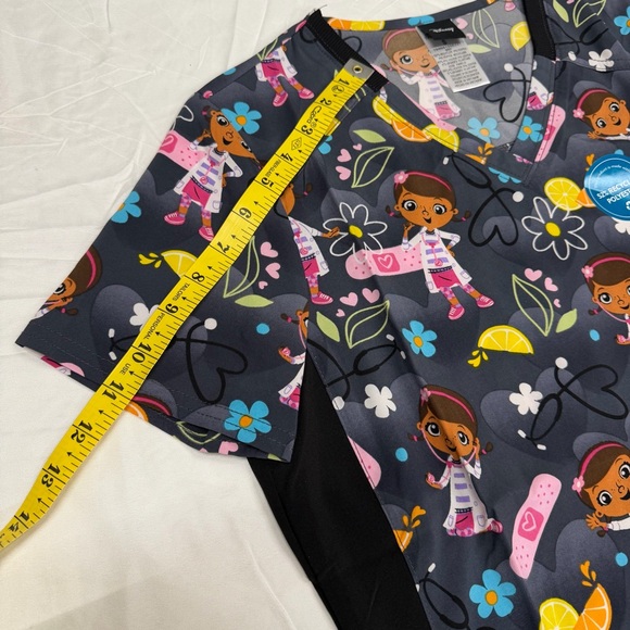 Disney Doc McStuffins Scrub Top Size S NWOT - Picture 9 of 11